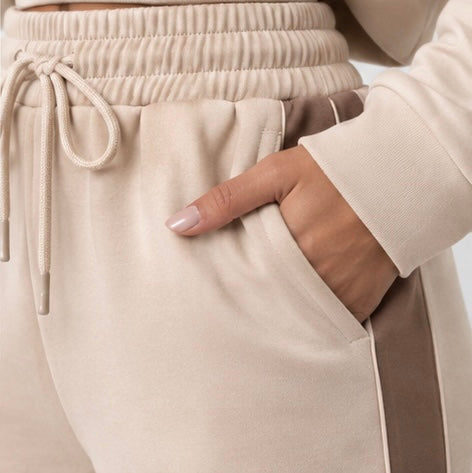Conjunto Deportivo “Latte Chic”